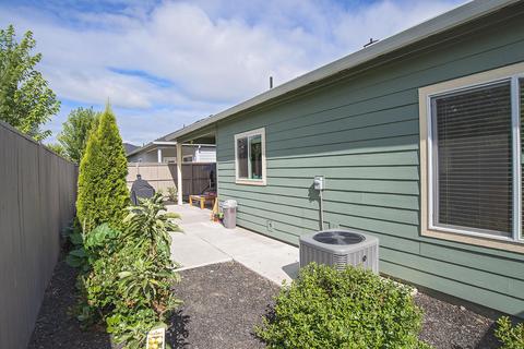 391 Live Oak Loop, Central Point, OR 97502 photo 16
