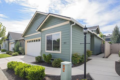 391 Live Oak Loop, Central Point, OR 97502 photo 2