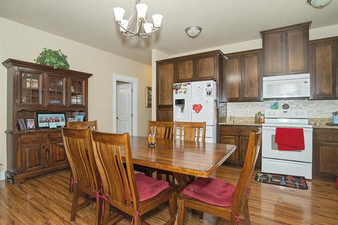 391 Live Oak Loop, Central Point, OR 97502 photo 8