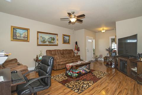 391 Live Oak Loop, Central Point, OR 97502 photo 5