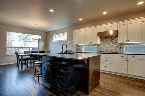 60432 Hedgewood Ln, Bend, OR 97702 photo 8