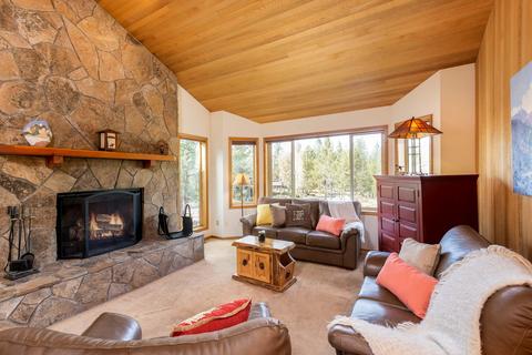 17867 Paper Birch Lane Ln, Sunriver, OR 97707 photo 2