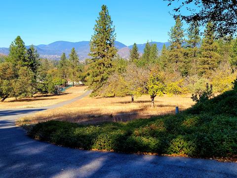 1515 Summit Loop, Grants Pass, OR 97527 photo 7