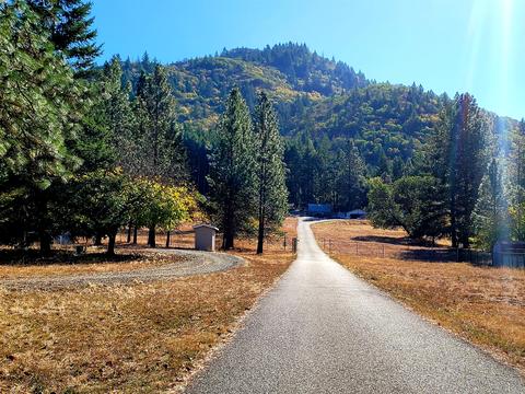 1515 Summit Loop, Grants Pass, OR 97527 photo 5