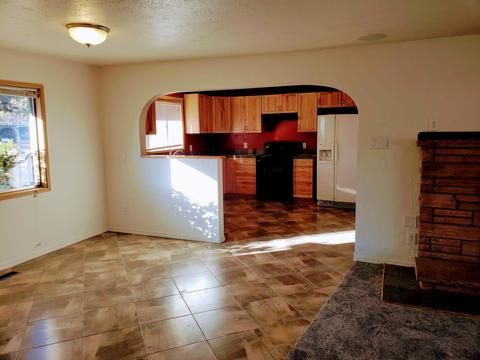 64622 Wharton Ave, Bend, OR 97703 photo 4