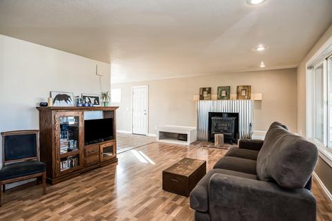 61750 Harmony Ln, Bend, OR 97702 photo 2