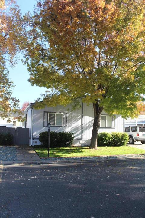 633 E Archwood Dr UNIT 64, Eagle Point, OR 97524 photo 1