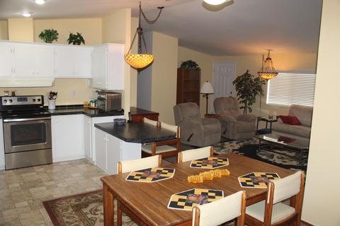 633 E Archwood Dr UNIT 64, Eagle Point, OR 97524 photo 2
