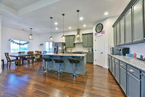 181 Bigham Brown Rd, Eagle Point, OR 97524 photo 2