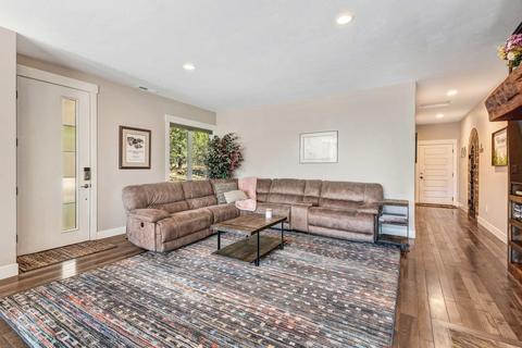 63180 Stag Dr, Bend, OR 97703 photo 4