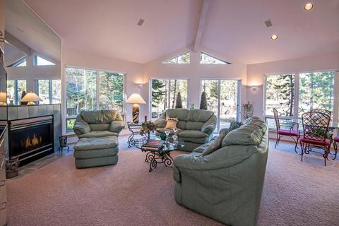 18168 Oregon Loop, Sunriver, OR 97707 photo 2