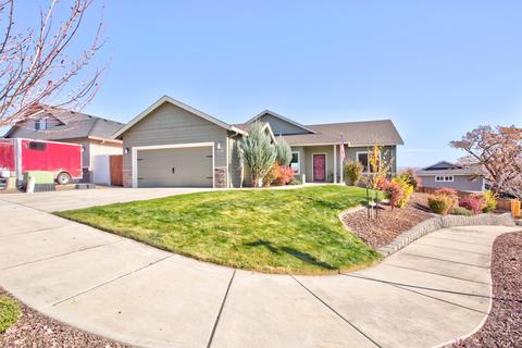 929 Crystal Dr, Eagle Point, OR 97524 photo 3