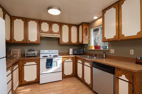 60856 Windsor Dr, Bend, OR 97702 photo 6