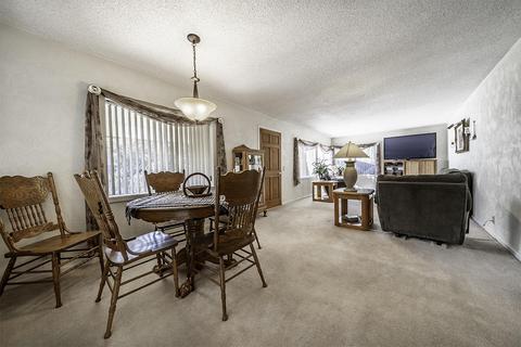 2884 Sylvia Rd, Central Point, OR 97502 photo 3