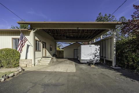 2884 Sylvia Rd, Central Point, OR 97502 photo 4