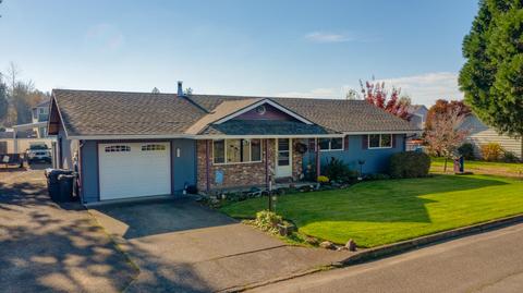 700 E 7th St, Molalla, OR 97038 photo 1