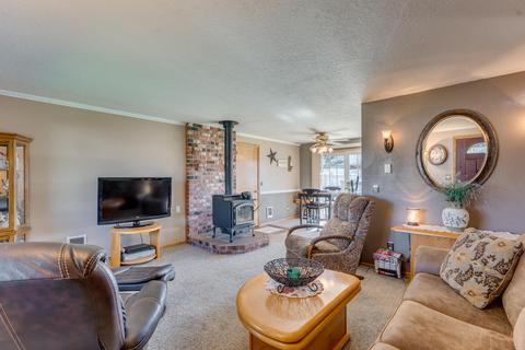 700 E 7th St, Molalla, OR 97038 photo 4