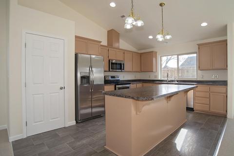 2474 Devonshire Pl, Central Point, OR 97502 photo 2