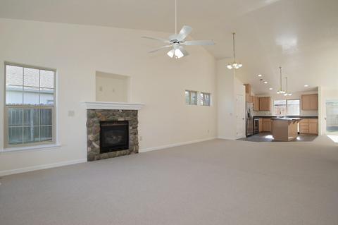 2474 Devonshire Pl, Central Point, OR 97502 photo 6