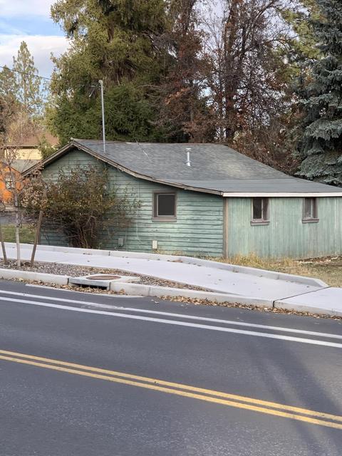 1385 NW Ithaca Ave, Bend, OR 97701 photo 2
