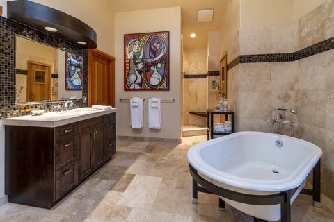 19030 NW Squirreltail Loop, Bend, OR 97703 photo 16