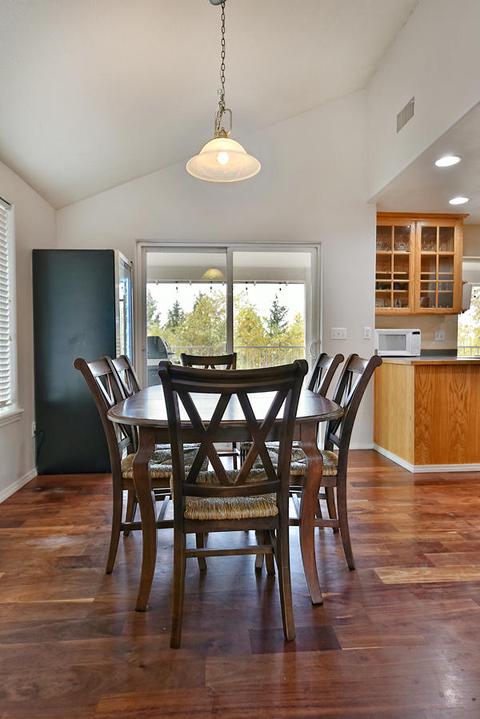 105 Abbey St, Phoenix, OR 97535 photo 8