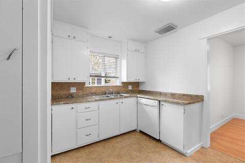 445 NEmerson Ave, Bend, OR 97701 photo 10