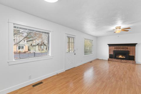 445 NEmerson Ave, Bend, OR 97701 photo 3