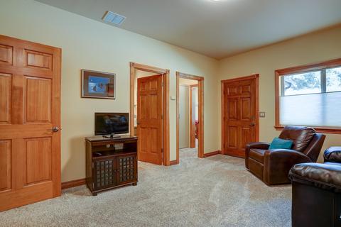 61267 Benham Rd, Bend, OR 97702 photo 46