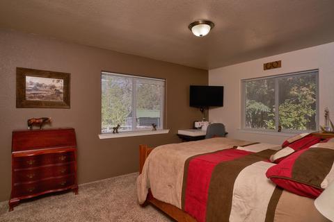 1999 Crowfoot Rd, Eagle Point, OR 97524 photo 19