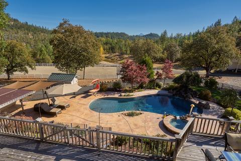 1999 Crowfoot Rd, Eagle Point, OR 97524 photo 6