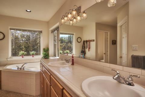 1999 Crowfoot Rd, Eagle Point, OR 97524 photo 16