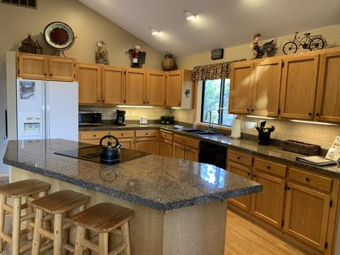 17711 Rogue Ln, Sunriver, OR 97707 photo 3