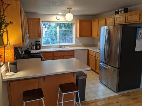 20757 Gallop Rd, Bend, OR 97701 photo 2