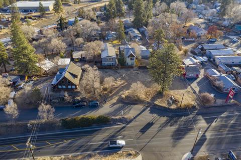 160 SE 3rd St, Bend, OR 97702 photo 1