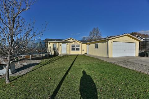551 Hammer Ln, Eagle Point, OR 97524 photo 2