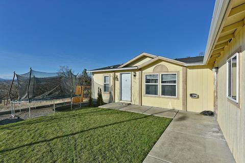 551 Hammer Ln, Eagle Point, OR 97524 photo 1