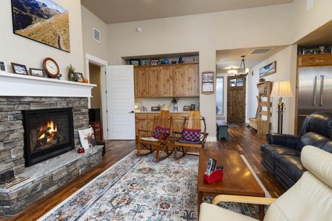 19302 Alianna Loop, Bend, OR 97702 photo 2
