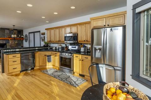63418 Barton View Pl, Bend, OR 97702 photo 9