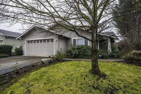76 Mountain View Dr, Phoenix, OR 97535 photo 2