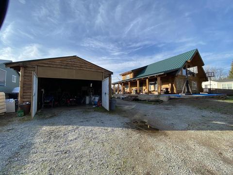 6185 Iris Ln, Central Point, OR 97502 photo 2