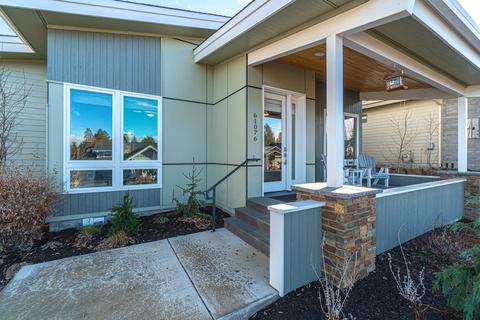 61076 SE Ruby Peak Ln, Bend, OR 97702 photo 4