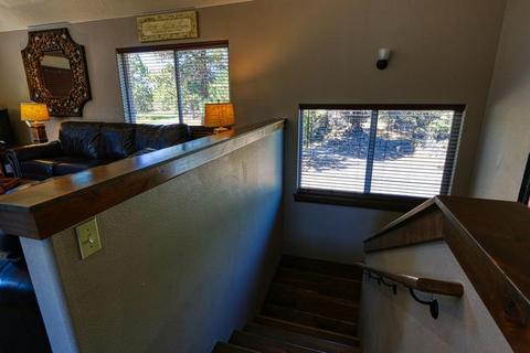 20270 Rogers Rd, Bend, OR 97703 photo 9