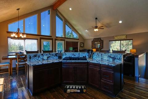 20270 Rogers Rd, Bend, OR 97703 photo 4