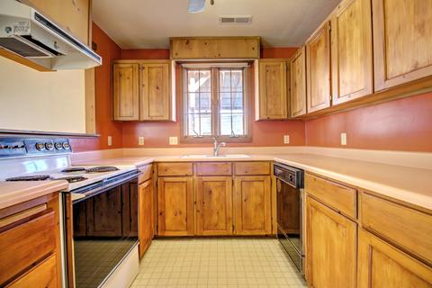108 W Fifth St, Phoenix, OR 97535 photo 6