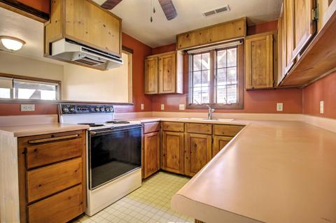 108 W Fifth St, Phoenix, OR 97535 photo 7