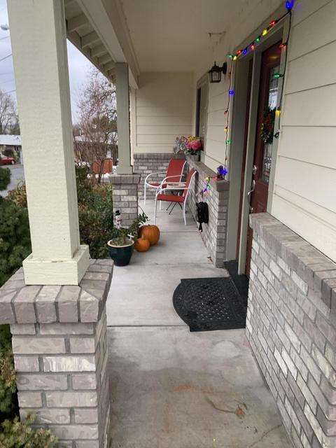 451 Elm St, Phoenix, OR 97535 photo 4