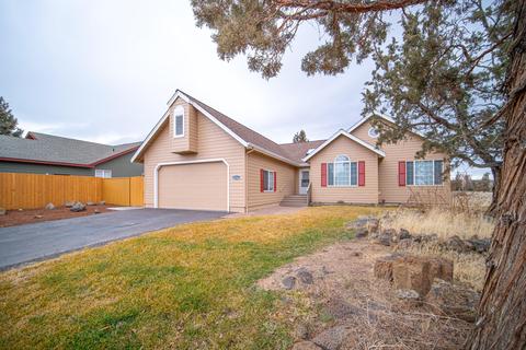 20766 S Loop Pl, Bend, OR 97703 photo 2