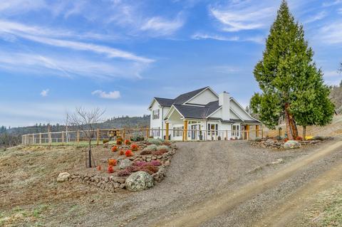 3043 Brophy Rd, Eagle Point, OR 97524 photo 4