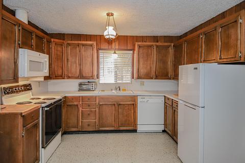 110 Sixth St, Phoenix, OR 97535 photo 9